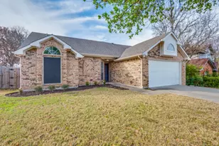 571 Dandelion Dr, Cedar Hill, TX 75104 - Photo 2