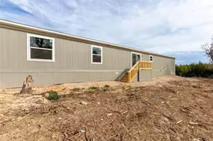 2909 Sycamore Ct, Granbury, TX 76048 - Photo 4