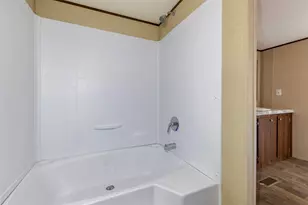 2909 Sycamore Ct, Granbury, TX 76048 - Photo 14