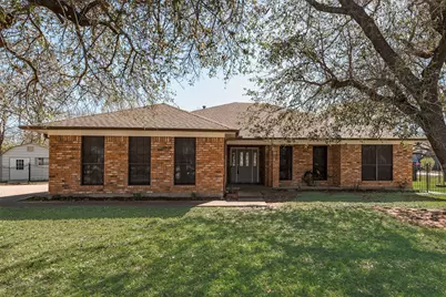 100 Juanita Avenue, Wills Point, TX 75169 - Photo 1