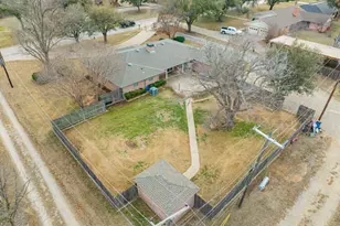 1506 W Elliott St, Breckenridge, TX 76424 - Photo 12