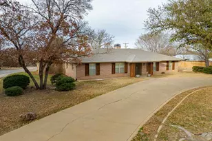 1506 W Elliott St, Breckenridge, TX 76424 - Photo 2