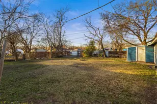 635 Woodmont Dr, Dallas, TX 75217 - Photo 12