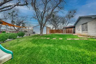 1304 Crestview Dr, Kaufman, TX 75142 - Photo 14