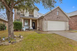 2116 Jonathan Creek Dr, Little Elm, TX 75068 - Photo 2