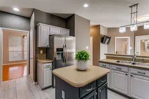 1922 Hidden Trail Dr, Lewisville, TX 75067 - Photo 16