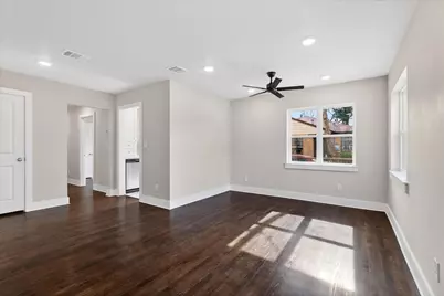 806 Denton, Denton, TX 76201 - Photo 4