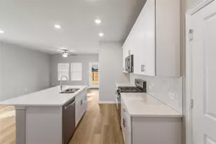 510 Clover Crk Dr, McKinney, TX 75071 - Photo 6