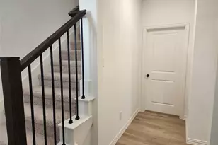 634 Redwood Wy, Mansfield, TX 76063 - Photo 2