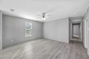 2720 Cypress St, Granbury, TX 76048 - Photo 14