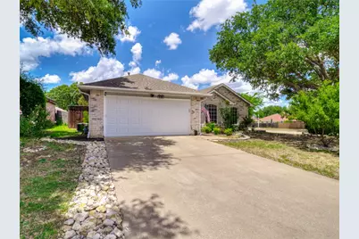 936 Silver Streak Drive, Saginaw, TX 76131 - Photo 2