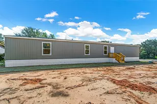 2723 Cypress St, Granbury, TX 76048 - Photo 4