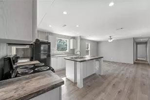 2723 Cypress St, Granbury, TX 76048 - Photo 18