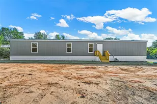 2723 Cypress St, Granbury, TX 76048 - Photo 2