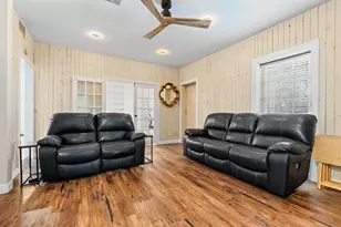 1504 Maple St, Irving, TX 75060 - Photo 4