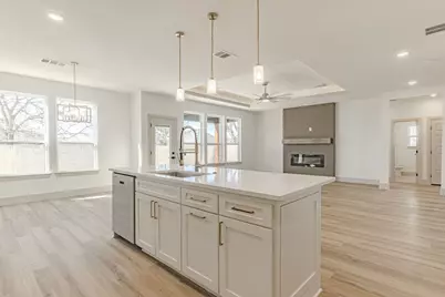 5812 Belaire Circle, Granbury, TX 76048 - Photo 10