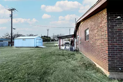 702 E Decatur Street, Bowie, TX 76230 - Photo 36