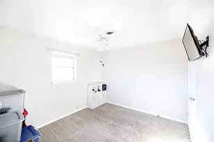 702 E Decatur St, Bowie, TX 76230 - Photo 22