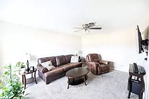 702 E Decatur St, Bowie, TX 76230 - Photo 8