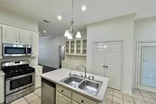 321 Tanglewood St, Denton, TX 76207 - Photo 10