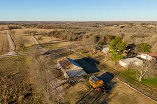 8103 County Rd 409, Grandview, TX 76050 - Photo 30