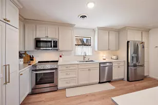 810 Danish Dr, Grand Prairie, TX 75050 - Photo 4