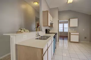 5517 Londonderry Ct, Arlington, TX 76018 - Photo 10