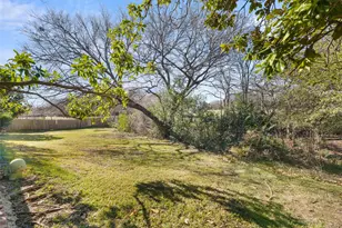 714 Oakwood Trail, Fort Worth, TX 76112 - Photo 30