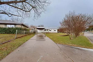 157 SE Tarrant Ave, Burleson, TX 76028 - Photo 6