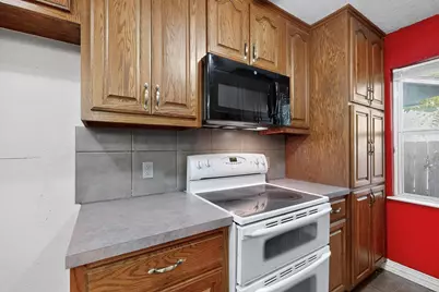 157 SE Tarrant Avenue, Burleson, TX 76028 - Photo 10