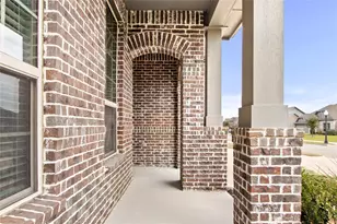 335 Country Meadows Blvd, Waxahachie, TX 75165 - Photo 2