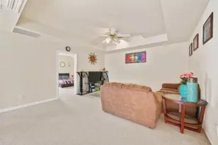 8117 Cherry Laurel Ln, Irving, TX 75063 - Photo 4