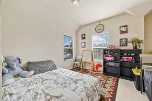 8117 Cherry Laurel Ln, Irving, TX 75063 - Photo 10