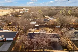 1207 Pebble St, Bowie, TX 76230 - Photo 24