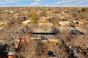 1207 Pebble St, Bowie, TX 76230 - Photo 22