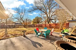 1207 Pebble St, Bowie, TX 76230 - Photo 14