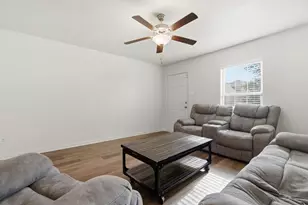 1321 Eagle Lake Dr, Azle, TX 76020 - Photo 6