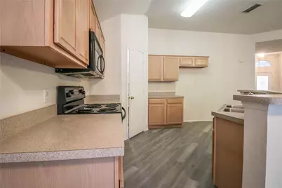 2004 Lennox Lane, Arlington, TX 76018 - Photo 6