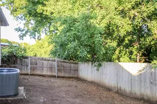 2004 Lennox Ln, Arlington, TX 76018 - Photo 14