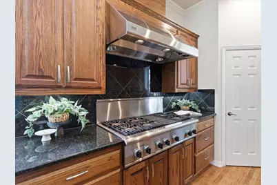 7008 Gerrards Cross, Plano, TX 75025 - Photo 8