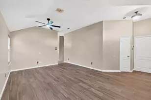 6721 Waterlilly Dr, Arlington, TX 76002 - Photo 8