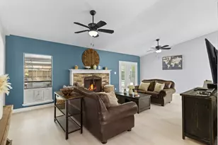 2113 Victoria Rd, Carrollton, TX 75007 - Photo 4