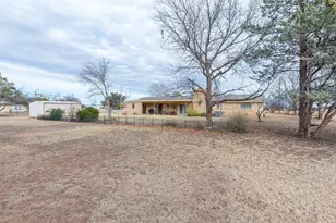 476 Scott St, Tye, TX 79563 - Photo 22