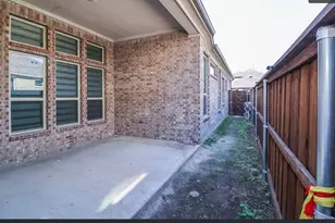 4311 Fall Blossom Dr, Arlington, TX 76005 - Photo 18