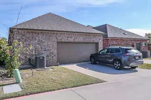4311 Fall Blossom Dr, Arlington, TX 76005 - Photo 20