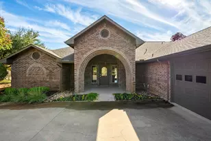 1070 Lakeview Ct, Copper Canyon, TX 76226 - Photo 4