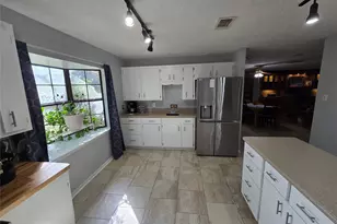 1014 W Wildwood Dr, Warren, TX 77663 - Photo 8