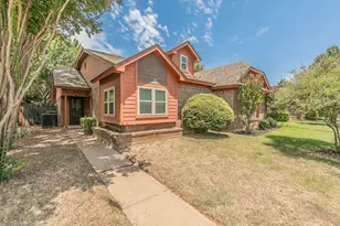 610 Canterbury St, Euless, TX 76039 - Photo 8