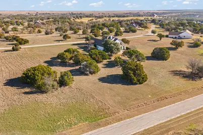 7420 S Aberdeen Drive, Cleburne, TX 76033 - Photo 10