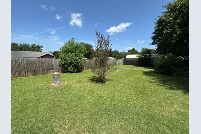 705 E James Street, Wills Point, TX 75169 - Photo 22
